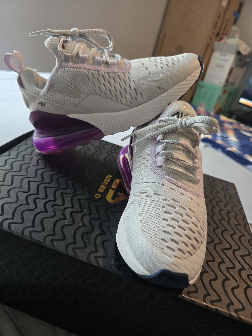 Nike Air Max 270 Pure Platinum Violet Frost GS Sz 3.5Y Like New